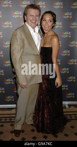 Aled Jones et Myleene Klass au concert de collecte de fonds Classic Response 2006 pour SOS enfants et la Playing Alive Foundation au Royal Albert Hall dans le centre de Londres. Banque D'Images