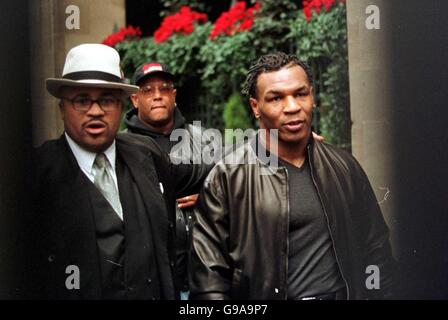 - Boxe Mike Tyson v Julius Francis Banque D'Images