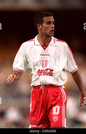 Football - Championnat du monde du Club de la FIFA - Groupe B - Manchester United v Neaxa. Markus Lopez, Necaxa Banque D'Images