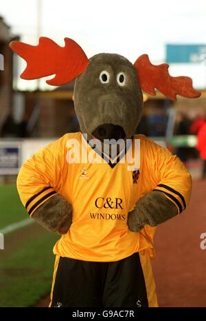 Soccer - Nationwide League Division Two - Cambridge United contre Chesterfield.Marvin The Moose, mascotte unie de Cambridge Banque D'Images