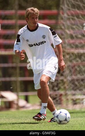 Football - Championnat du monde du Club de la FIFA - Manchester United Training. David Beckham de Manchester United pendant l'entraînement Banque D'Images