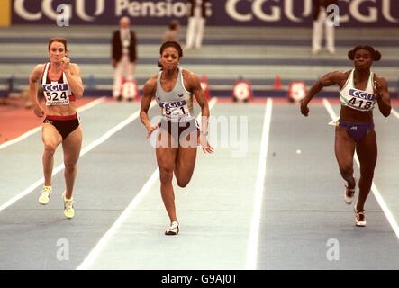 Athlétisme - essais en salle de l'UGC et championnats AAA - NIA, Birmingham.Marcia Richardson (c) bat Catherine Murphy (l) et Christine Bloomfield (r) pour gagner le 60m féminin à Birmingham Banque D'Images