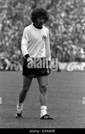 Football - coupe du monde Allemagne de l'Ouest 1974 - finale - Allemagne de l'Ouest / Hollande. Paul Breitner, Allemagne de l'Ouest Banque D'Images