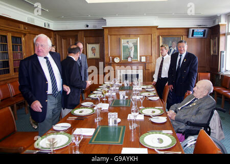 Cricket - Liverpool Victoria County Championship - Division deux - Surrey v Gloucestershire - Le Brit Oval Banque D'Images