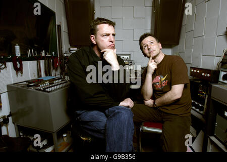 Graham McPherson (l) et Daniel Woodgate (r) de Chelsea fans Folie Banque D'Images