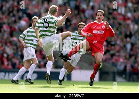 Scottish Football - finale de Coupe de Ligue d'assurance CIS - Celtic v Aberdeen Banque D'Images