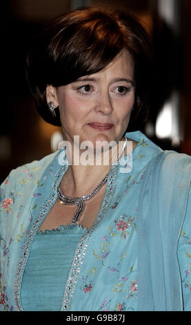 Cherie Booth QC arrive à l'hôtel Hilton Hotel, Londres, pour les femmes d'Asie de l'Achievement Awards. Banque D'Images