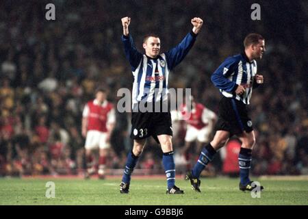 Soccer - FA Premiership Carling - Arsenal v Sheffield Mercredi Banque D'Images