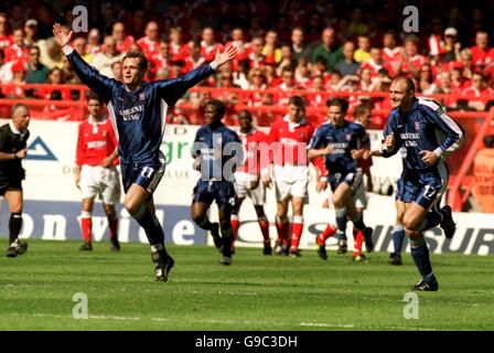 Football - Nationwide League Division One - Charlton Athletic / Ipswich Town.Jim Magilton (l) d'Ipswich Town célèbre le but d'ouverture Banque D'Images