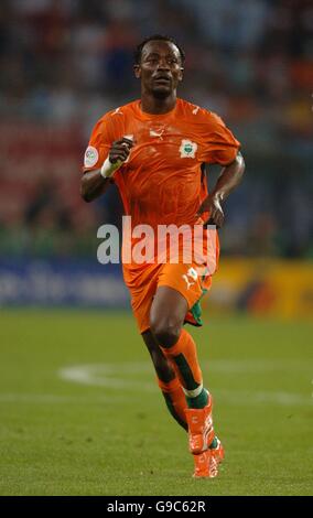 Football - coupe du monde de la FIFA 2006 Allemagne - Groupe C - Argentine / Côte d'Ivoire - AOL Arena. Didier Zokora, Côte d'Ivoire Banque D'Images