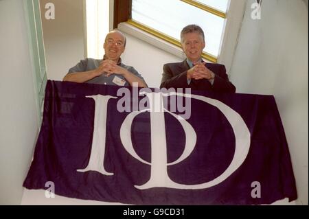 Phil O'Brien (l) PDG d'EMPICS et Adrian Smith de L'Institut des directeurs (r) Banque D'Images