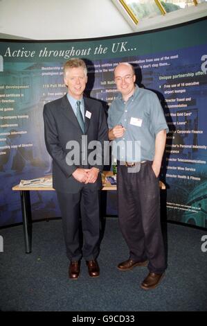 Adrian Smith de l'Institut des directeurs (l) et Phil O'Brien (r) PDG d'EMPICS Banque D'Images