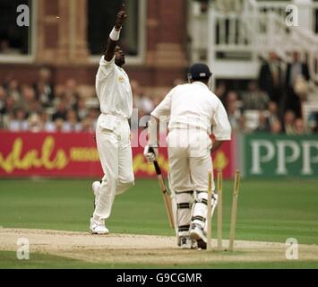 Cricket - Deuxième Assurance Cornhill Test - Angleterre v Antilles - Deuxième journée Banque D'Images