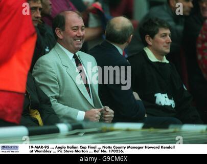 19-MAR-95 ... Anglo Italian Cup final ... Howard Kendall, directeur du comté de Notts, à Wembley Banque D'Images