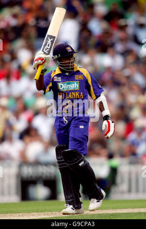 Cricket - NatWest One Day International Series 2006 - Angleterre v Sri Lanka - The Brit Oval.Le chela Jayawardene du Sri Lanka fête ses 50 courses Banque D'Images