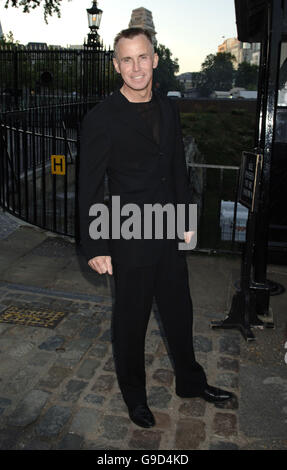 Le chef Gary Rhodes assistait au PET Shop Boys en concert à la Tour de Londres, dans le centre de Londres. Date de la photo: Mercredi 28 juin 2006. Le crédit photo devrait se lire: Yui Mok/PA Banque D'Images