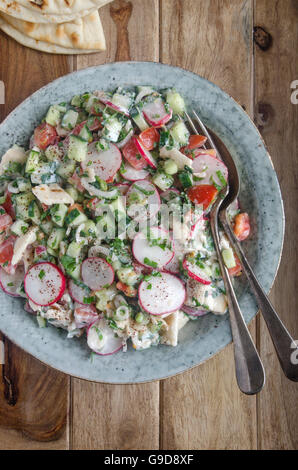 Salade Fattoush traditionnel du Moyen-Orient Banque D'Images