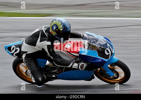 Motorcycle Racer Julian Mayer, l'Autriche, en concurrence dans l'IDM 125 cup le 20 août. 2011 à Zeltweg, Autriche, Europe Banque D'Images