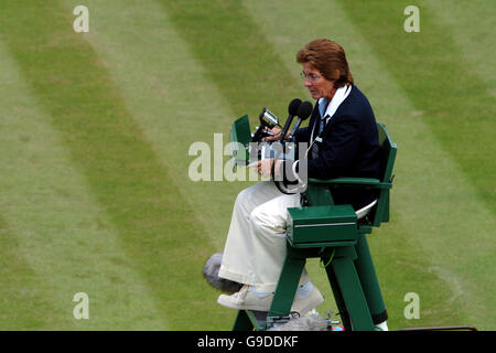 Tennis - Wimbledon Championships 2006 - All England Club - Women's Singles - second Round - venus Williams / Lisa Raymond.Juge-arbitre Banque D'Images