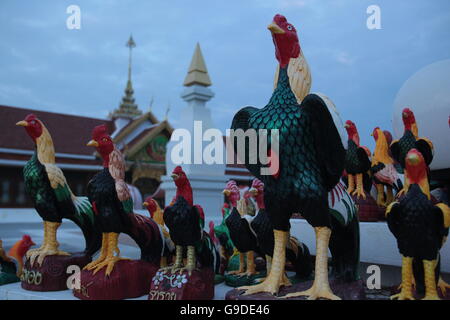 Un poulet Temple près de la ville de Khorat ou Nakhon Ratchasima dans la région d'Isan dans le nord-est de la Thaïlande en Thaïlande. Banque D'Images