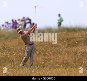 Golf - le 135e Open Championship 2006 - deuxième jour - Royal Liverpool - Hoylake. Le Miguel Angel Jimenez d'Espagne joue à l'état brut Banque D'Images