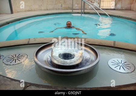 Baignoire spa rouvre Banque D'Images