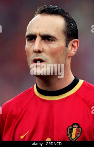 Football - Euro 2000 - Groupe B - Italie / Belgique. Yves Vanderhaeghe, Belgique Banque D'Images