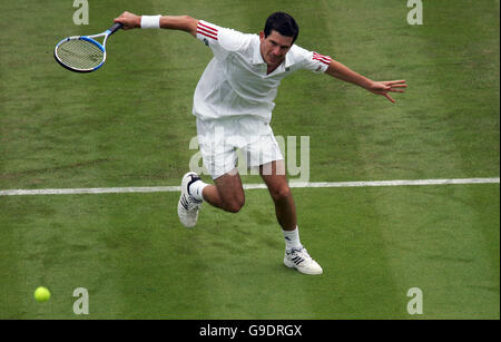 Tennis - Wimbledon 2006 - Simple messieurs - Premier tour - Tim Henman v Robin Soderling - All England Club Banque D'Images