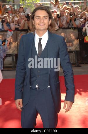 Orlando Bloom arrive pour la première européenne des Pirates des Caraïbes: Dead Man's Chest, au cinéma Odeon de Leicester Square, dans le centre de Londres. Banque D'Images