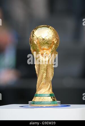 Football - coupe du monde de la FIFA 2006 Allemagne - finale - Italie / France - Olympiastadion - Berlin. Trophée de la coupe du monde Banque D'Images