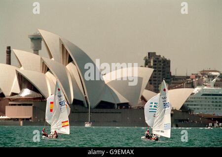 Sydney Jeux Olympiques de 2000 - voile - classe Homme 470.Pratique dans le port de Sydney Banque D'Images