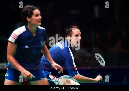 Jeux olympiques de Sydney 2000 - Badminton - doubles mixtes.Simon Archer et Joanne Goode en Grande-Bretagne en action Banque D'Images