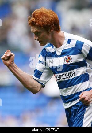 Football - match amical - lecture v Feyenoord..Dave Kitson de Reading célèbre après avoir obtenu son score lors du match amical contre Feyenoord au stade Madejski, Reading. Banque D'Images