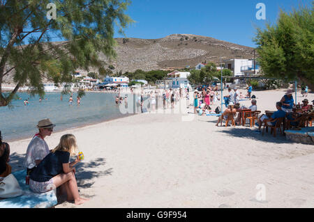 Plage principale sur l'île de Pserimos, du Dodécanèse, Grèce, région sud de la Mer Egée Banque D'Images