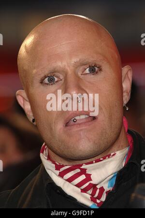 Kerrang Awards 2006 - la brasserie. Keith Flint arrive sur le tapis rouge. Banque D'Images