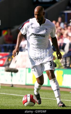 Football - FA Barclays Premiership - Bolton Wanderers / Watford - The Reebok Stadium. Nicolas Anelka de Bolton Wanderers. Banque D'Images