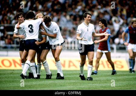 Soccer - FA Charity Shield - Aston Villa v Tottenham Hotspur Banque D'Images