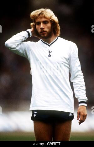 Football - FA Charity Shield - Aston Villa / Tottenham Hotspur. Steve Archibald, Tottenham Hotspur Banque D'Images