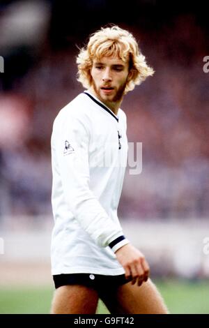 Football - FA Charity Shield - Aston Villa / Tottenham Hotspur. Steve Archibald, Tottenham Hotspur Banque D'Images