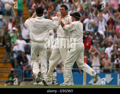 Cricket - troisième match de npower Test - Angleterre / Pakistan - Headingley - troisième jour.Steve Harmison, de l'Angleterre, célèbre pour sa participation à un match de cricket Banque D'Images