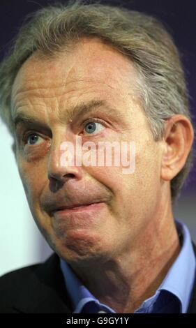 Le Premier ministre britannique, Tony Blair, s'adresse à la conférence sur le progrès au siège de la TUC, dans le centre de Londres. Banque D'Images