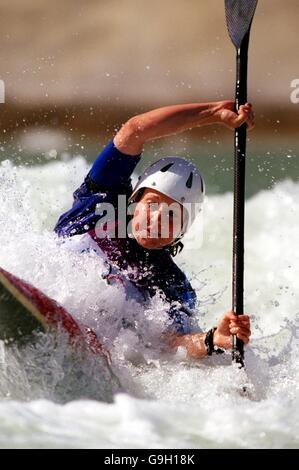 Canoë - Jeux Olympiques de Sydney 2000 - finale féminine de slalom K1. Sandra Friedli, Suisse Banque D'Images