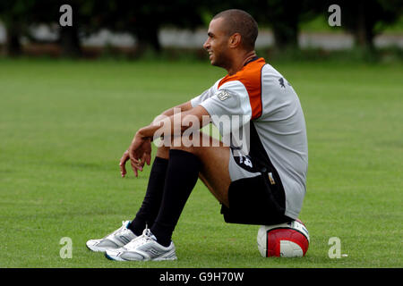 Soccer - Charlton Athletic Training - Sparrows Lane. Jonathan Fortune, Charlton Athletic Banque D'Images