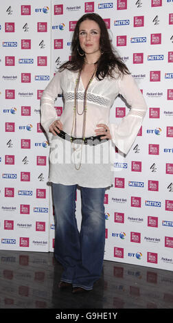 Sandi Thom se produit dans un concert spécial au sommet de la Tour BT pour célébrer le lancement des BT Digital Music Awards 2006 (qui se tiendra le 3 octobre), dans le centre de Londres. Date de la photo: Mardi 29 août 2006. Le crédit photo devrait se lire: Yui Mok/PA Banque D'Images