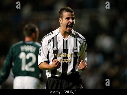 Football - coupe UEFA - Groupe H - Newcastle United / Fenerbahce - Parc St James. Steven Taylor, de Newcastle United, célèbre la victoire Banque D'Images