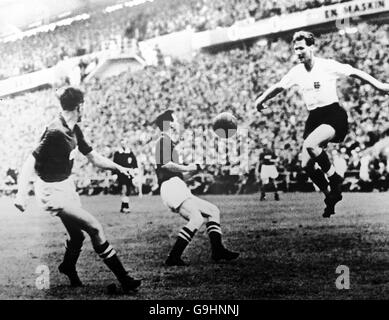 Coupe du Monde de football - Suède 58 - Quatre Piscine - Angleterre v URSS Banque D'Images