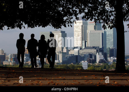 Fichier de bibliothèque, daté du 12/10/2006.Canary Wharf vu de Greenwich. Banque D'Images