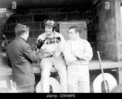 Motor Racing - Formule 1 - Graham Hill et Jackie Stewart - Brands Hatch Banque D'Images