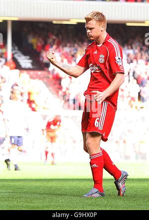 Football - FA Barclays Premiership - Liverpool / Tottenham Hotspur - Anfield. John Arne Riise de Liverpool célèbre son but Banque D'Images