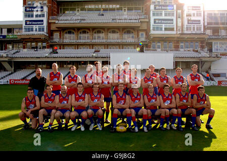 Le Football australien - Trophée de l'AFL - Port Adelaide Power v Geelong Cats - Le Brit Oval Banque D'Images